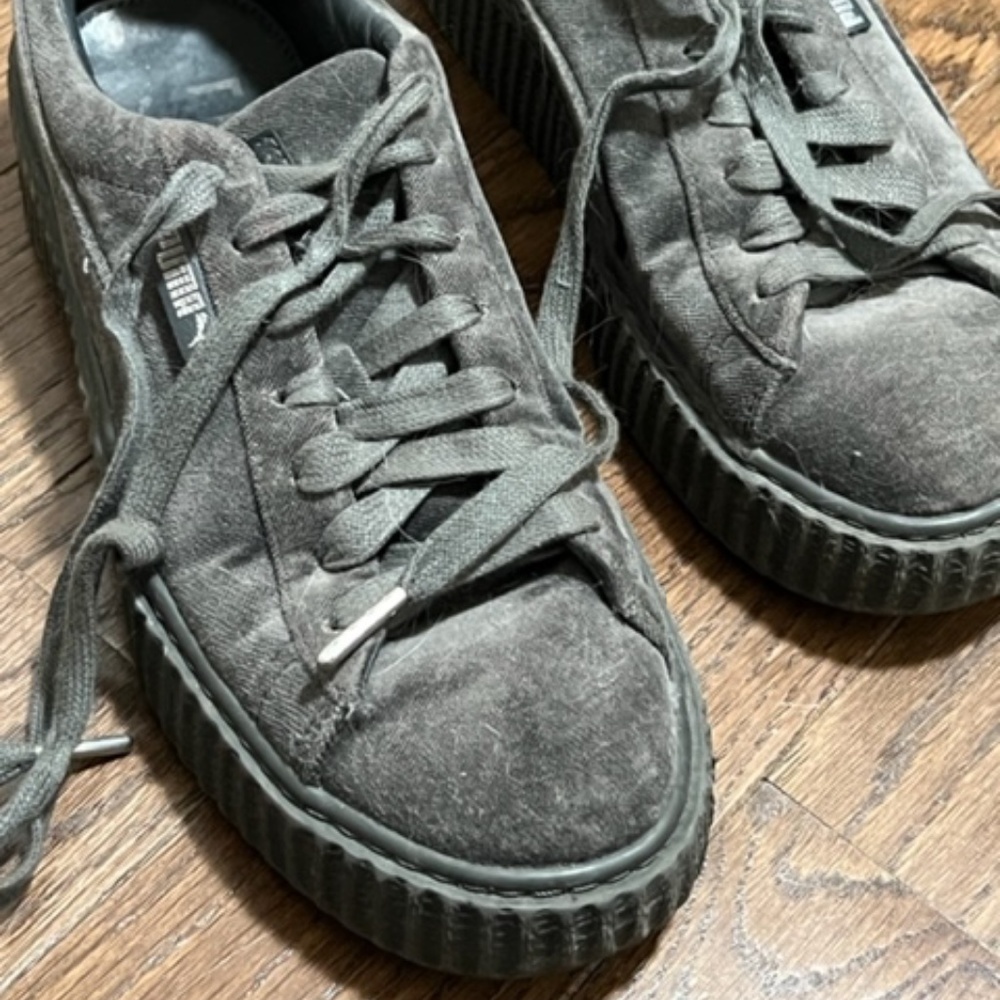 Fenty Puma by Rihanna Womens Gray  Women 9.5 - Excellent condition, barely worn